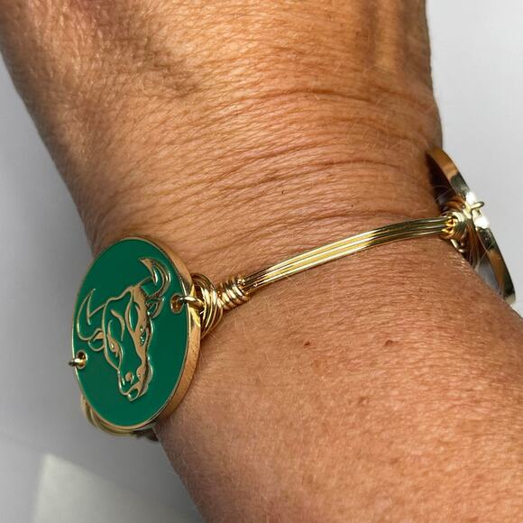 BOURBON & BOWETIES gold tone bracelet bangle THE BULL green enameled disks jewel - Picture 3 of 8